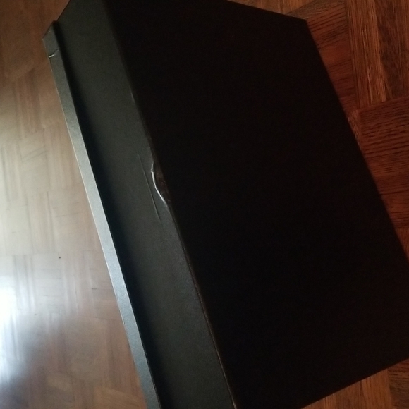 Large Chanel Shoe Box​ - Picture 6 of 10